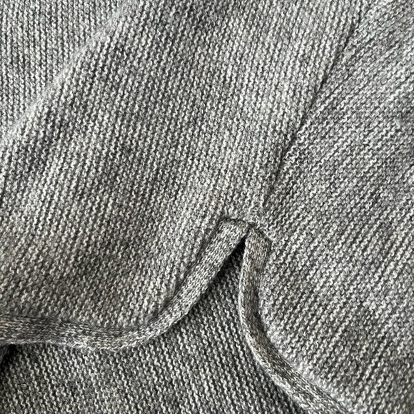Aritzia Babaton Cashmere Wool Sweater - Picture 10 of 10